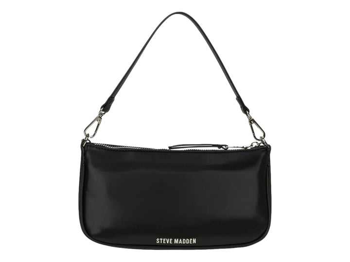 Bolso de hombro negro Steve Madden con detalle de cadena plateada brillante y asa delgada.