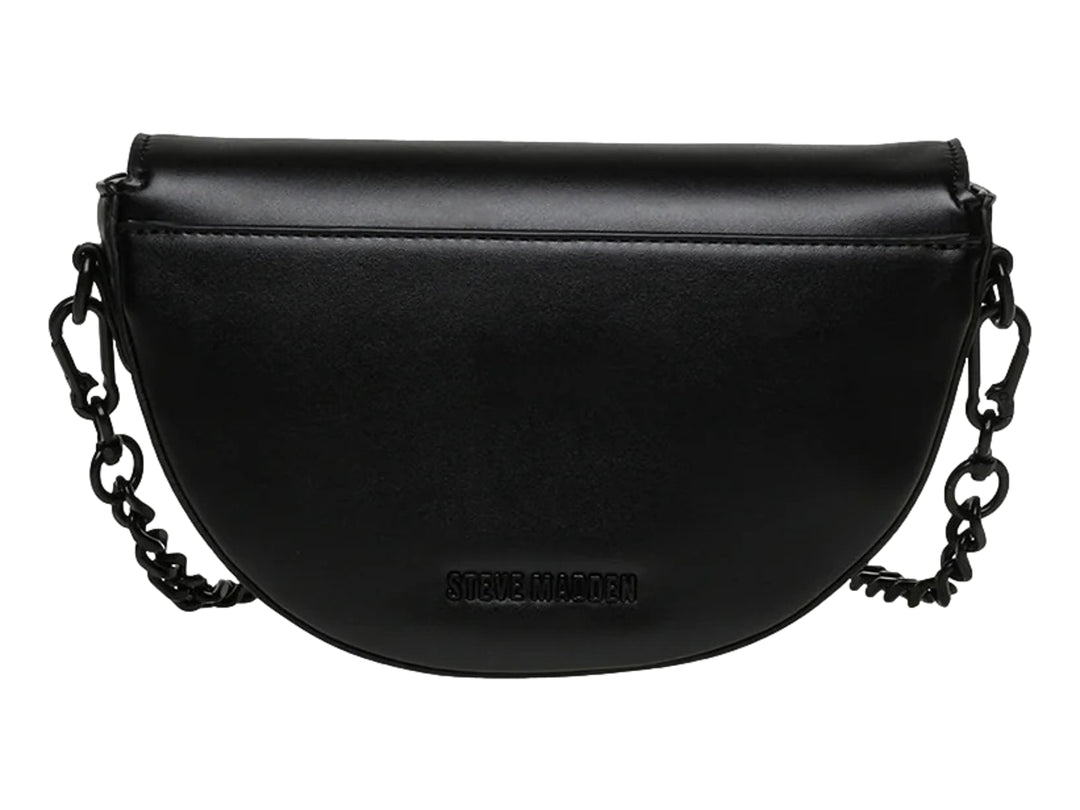 Bolso de hombro Steve Madden color negro con forma semicircular, correa de cadena y detalle de logo frontal.