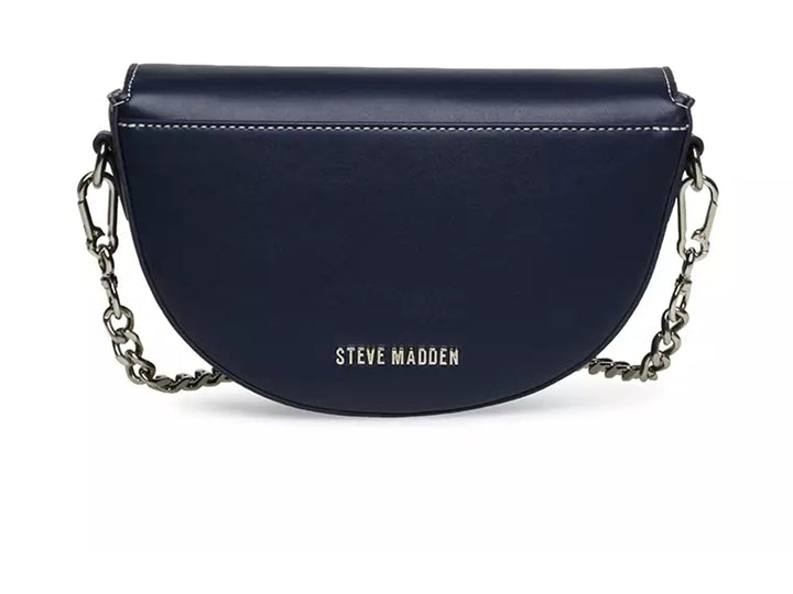 Bolso de hombro Steve Madden color azul marino con correa de cadena plateada y diseño semicircular.
