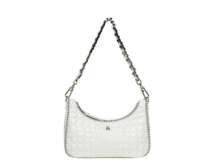 Bolso Steve Madden color blanco con textura acolchada, detalles plateados brillantes y una pequeña cartera acoplada.
