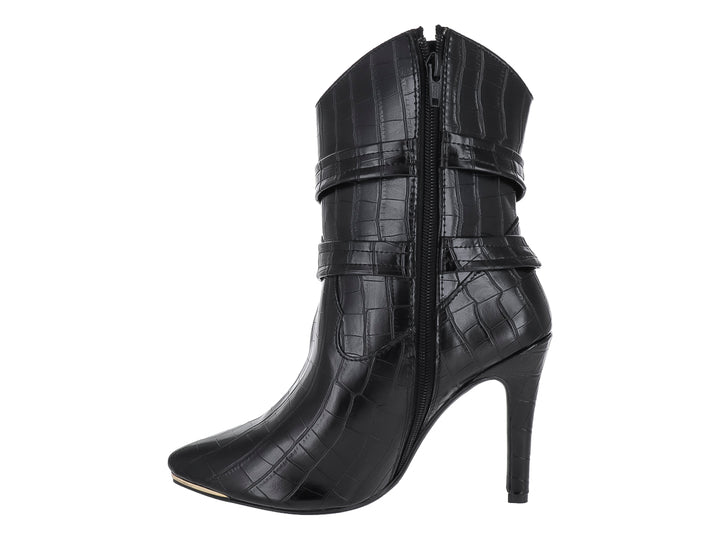Bota negra para mujer con textura de cocodrilo, tacón alto y detalles de hebillas y cadenas doradas.