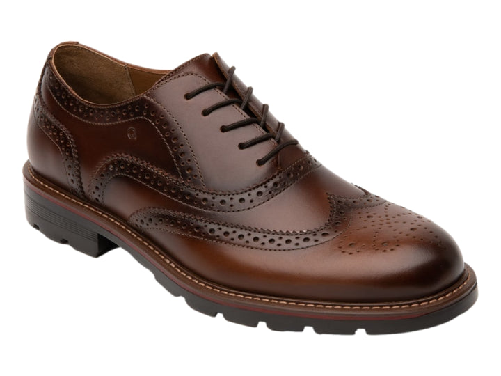 Zapato de cuero color cognac para hombre con perforaciones decorativas y suela gruesa