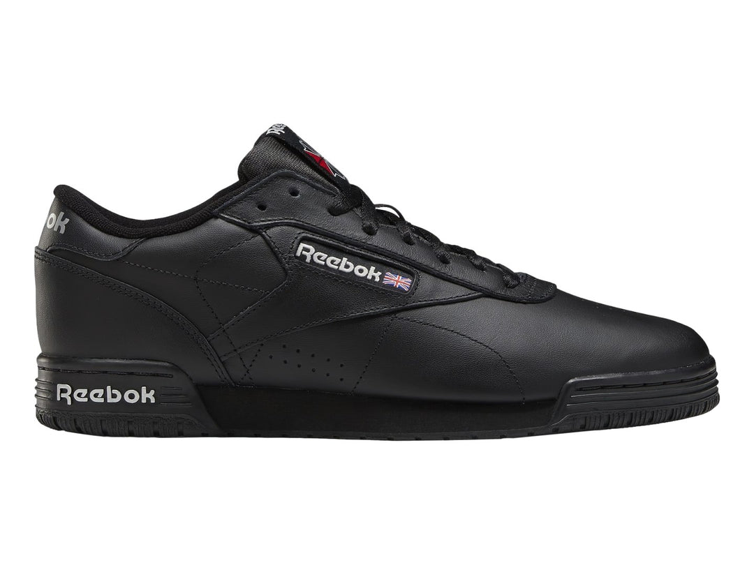 Tenis Reebok Exofit Lo en color negro con logotipo blanco en el lateral y la suela.