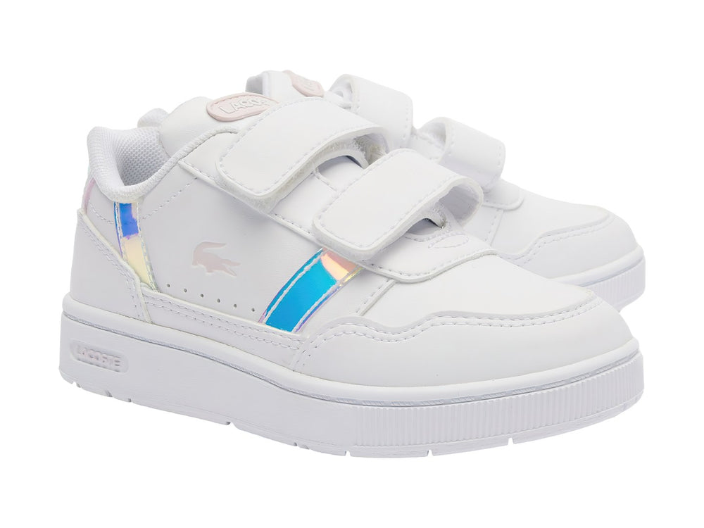 Tenis blancos Lacoste con detalles iridiscentes y cierres de velcro.