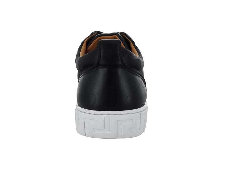 Tenis casuales PLATINI color negro con suela blanca y detalles geométricos en el cuerpo.