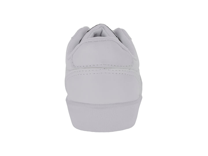 Tenis deportivos color blanco para niño o niña, con agujetas y suela blanca.
