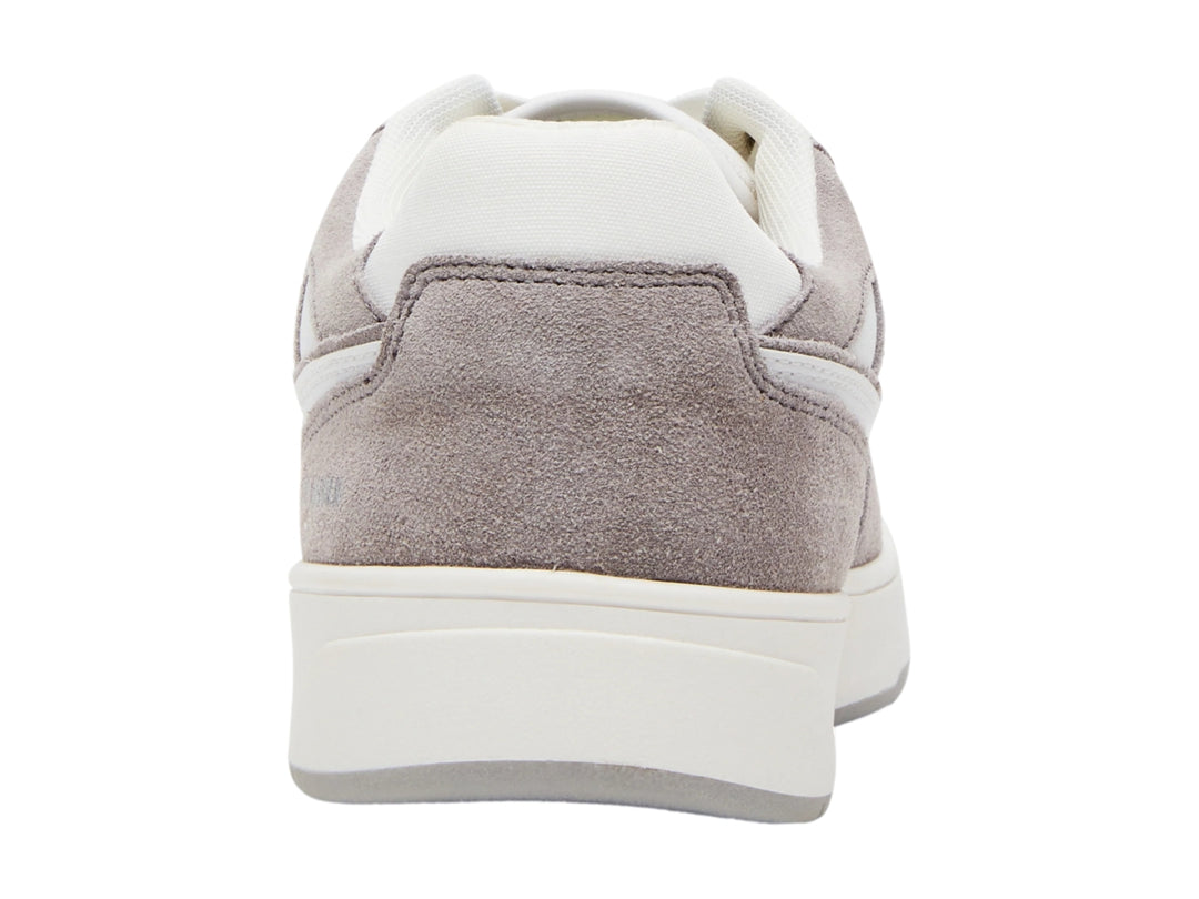 Tenis Steve Madden Traylo en colores blanco y gris con suela blanca y detalles en gamuza.