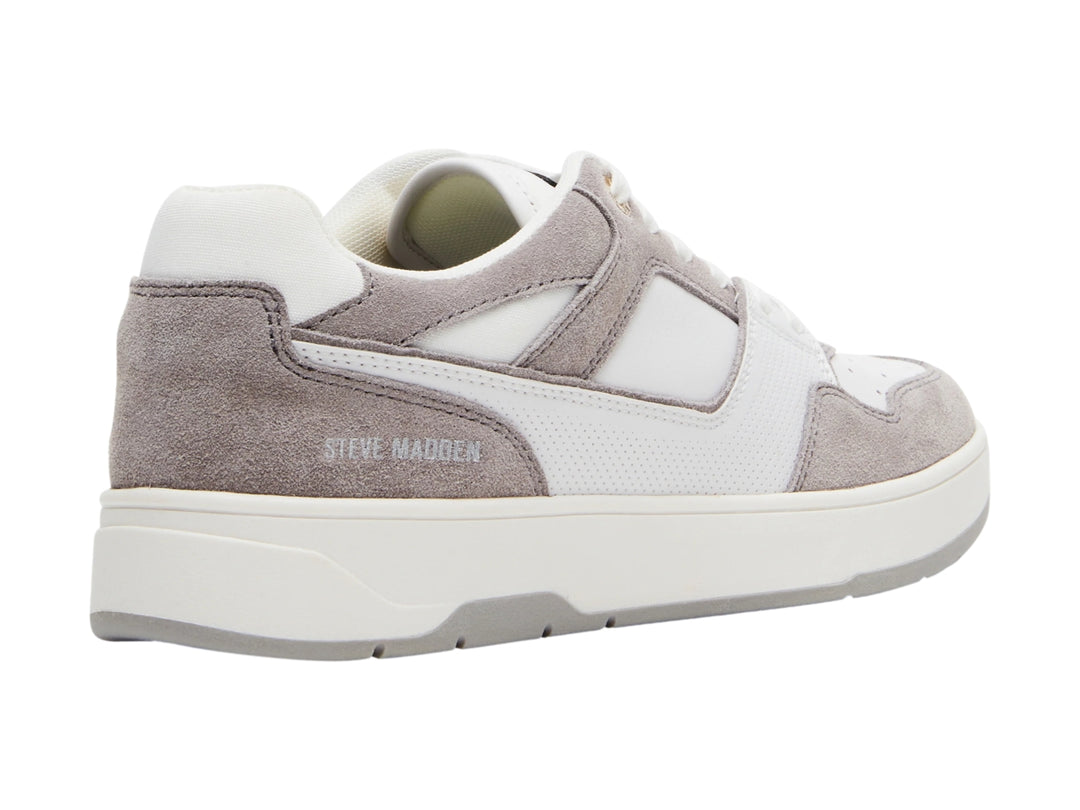 Tenis Steve Madden Traylo en colores blanco y gris con suela blanca y detalles en gamuza.