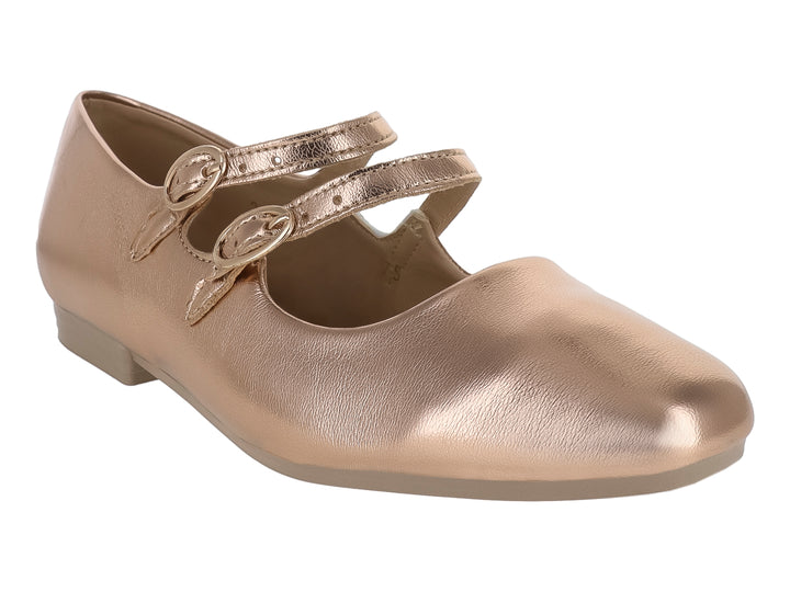 Zapato plano color oro rosado con dos correas y acabado metálico brillante.