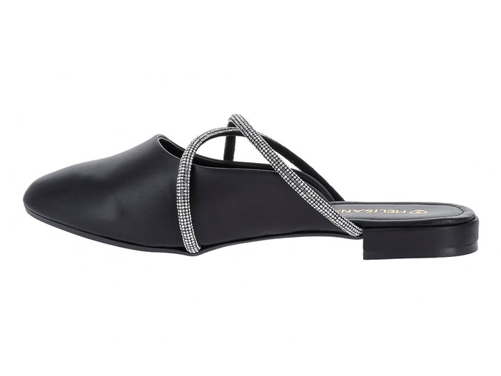 Zapato plano negro estilo mule con correas cruzadas decoradas con detalles brillantes plateados.