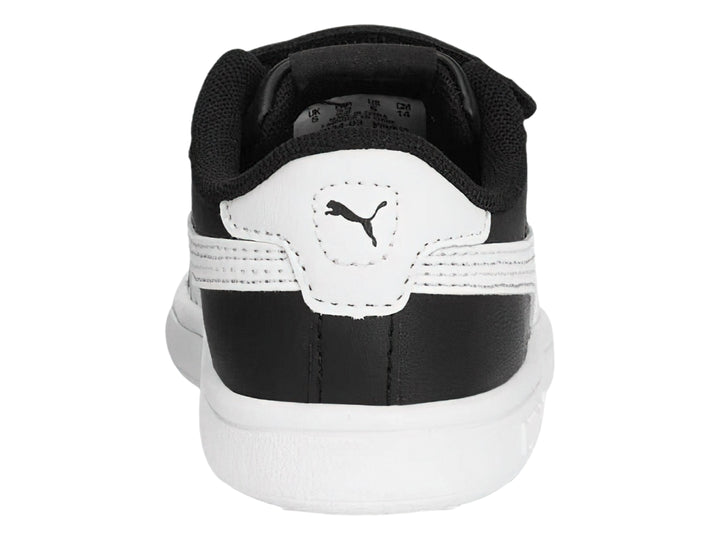 Tenis PUMA Smash 3.0 L V infantiles color negro con suela blanca y cierres de velcro.
