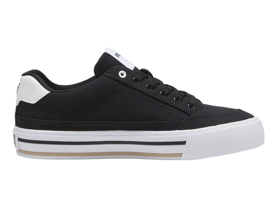 Tenis PUMA Court Classic Vulc en color negro con suela y detalles en blanco.