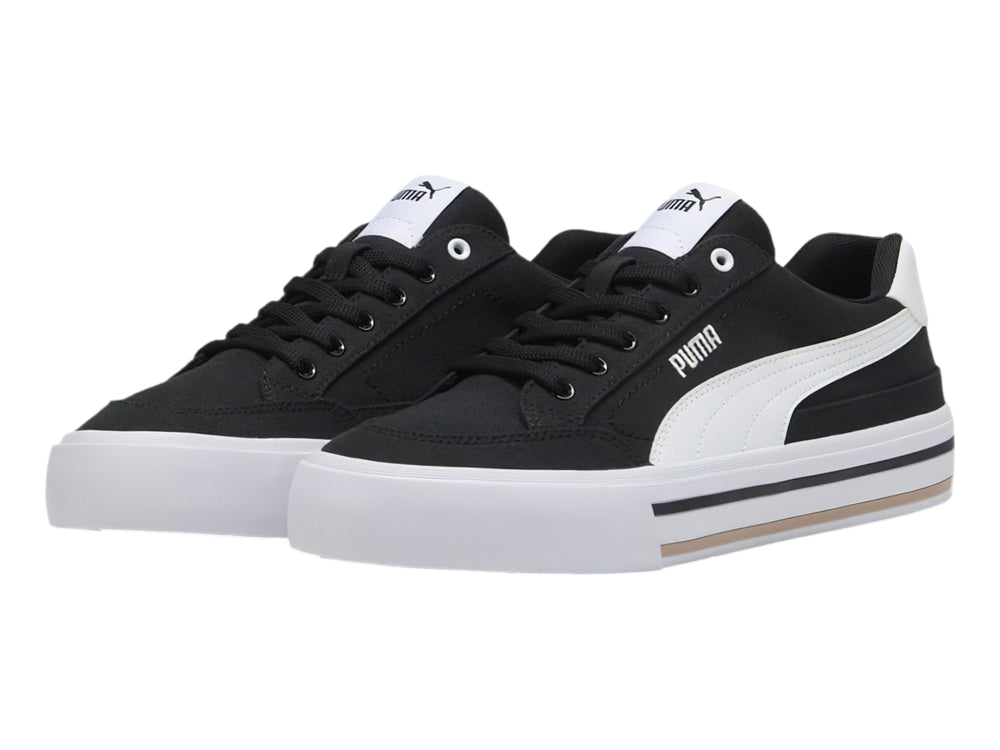 Tenis PUMA Court Classic Vulc en color negro con suela y detalles en blanco.