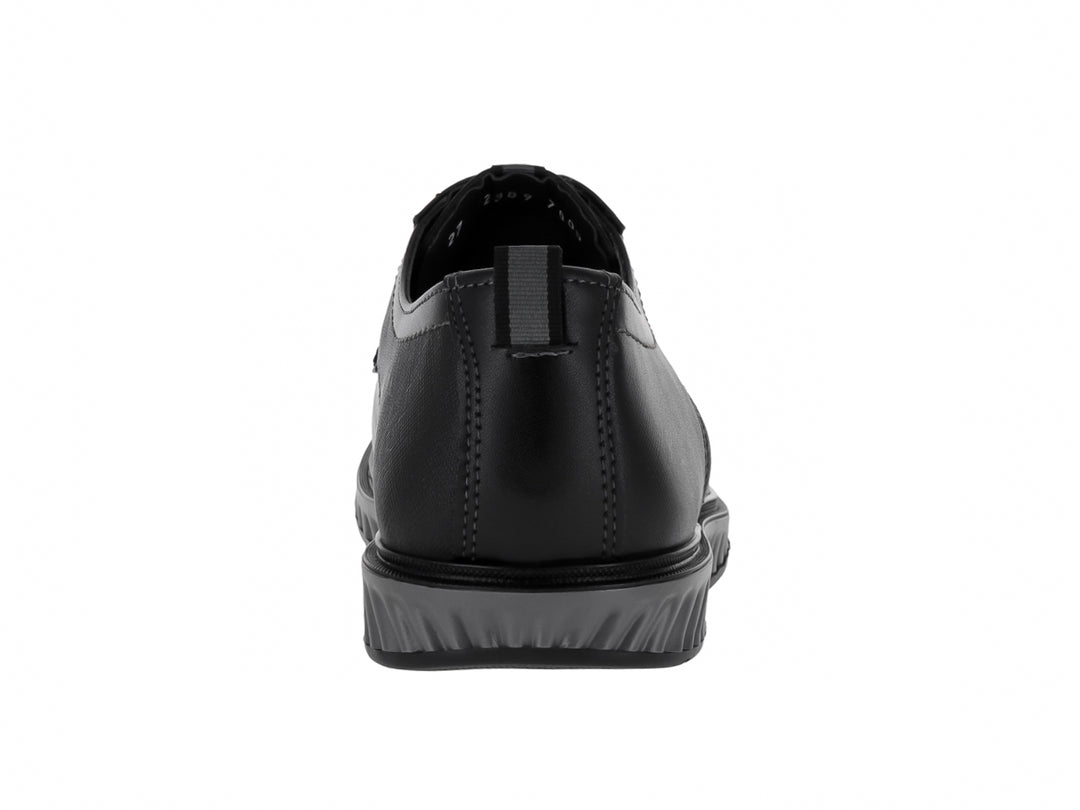 Zapato casual para hombre en color negro con suela gris y cierre de cordones.