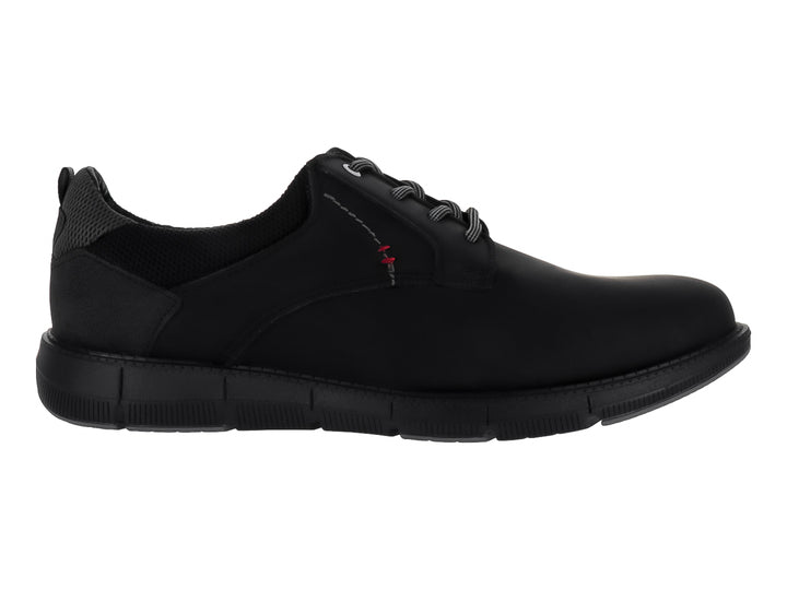 Zapato negro de material sintético con cordones grises y suela negra.