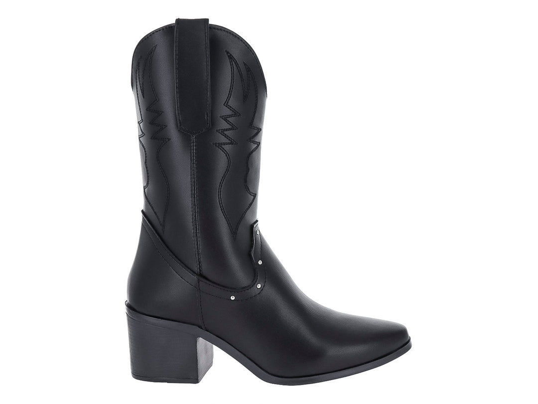 Botín negro estilo vaquero con tacón cuadrado y detalles bordados en el cuerpo.