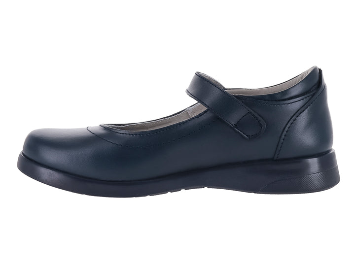 Zapato escolar para niña de piel color azul marino con correa y hebilla plateada.