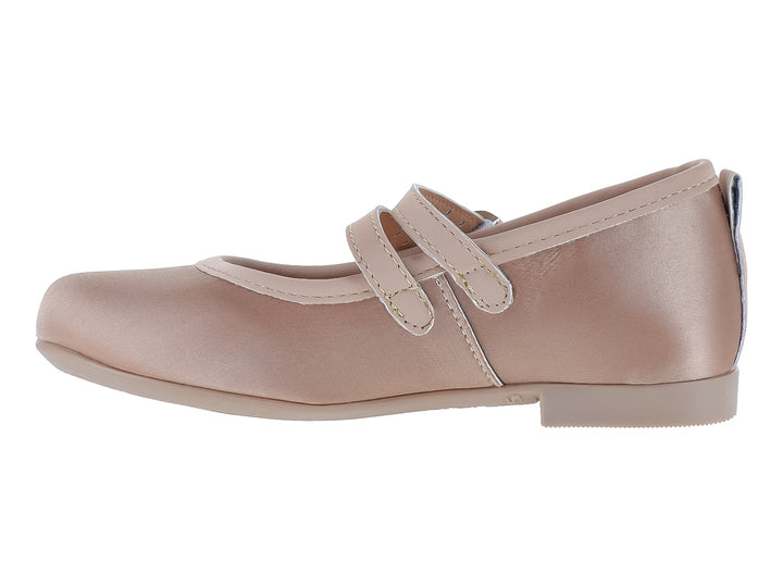 Zapato plano color nutty con doble correa y hebillas plateadas para niña.