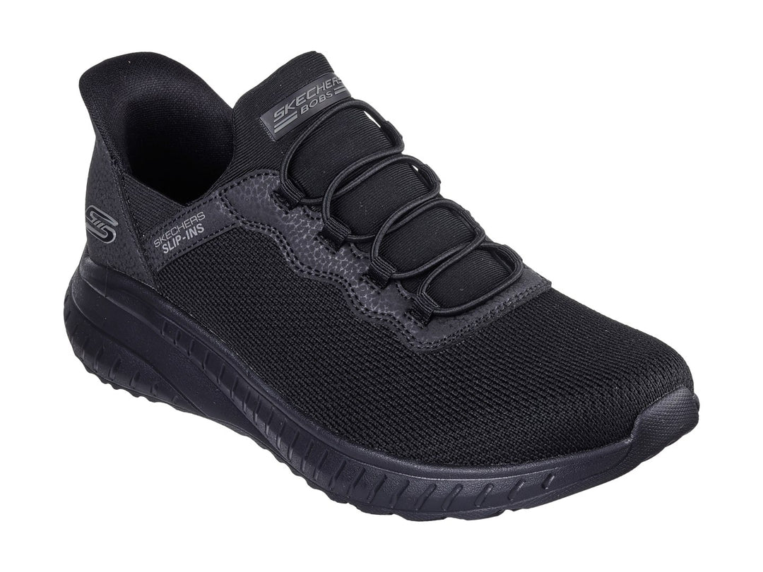 Tenis deportivos Skechers color negro total con tejido de malla y suela cómoda.