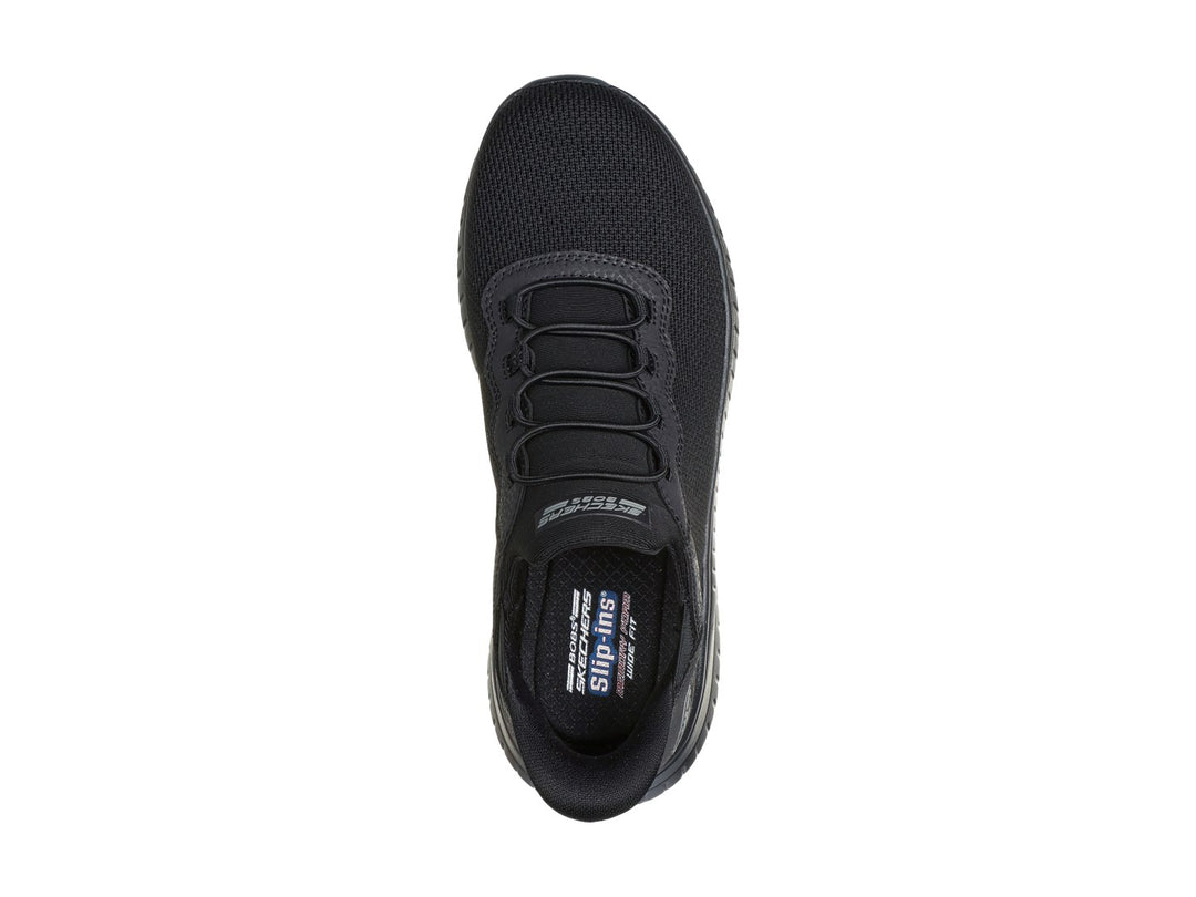 Tenis deportivos Skechers color negro total con tejido de malla y suela cómoda.