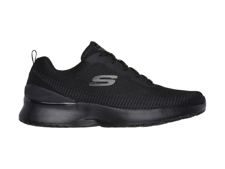 Tenis deportivos Skechers color negro con tejido de malla y suela gruesa.