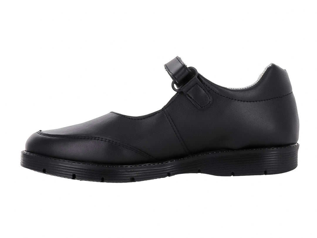 Zapato escolar negro para niña con detalle de corazón en el costado y correa de ajuste.