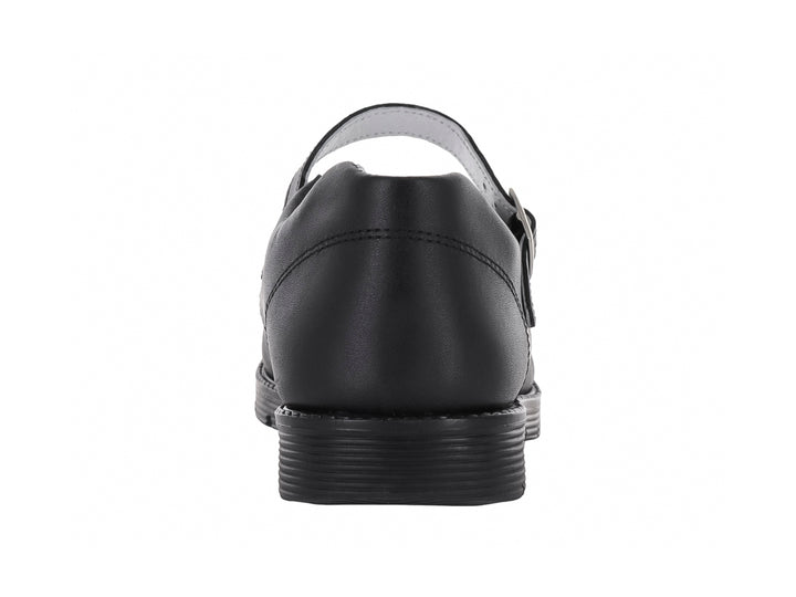 Zapato escolar negro para niños tipo Mary Jane con hebilla plateada y punta redondeada.