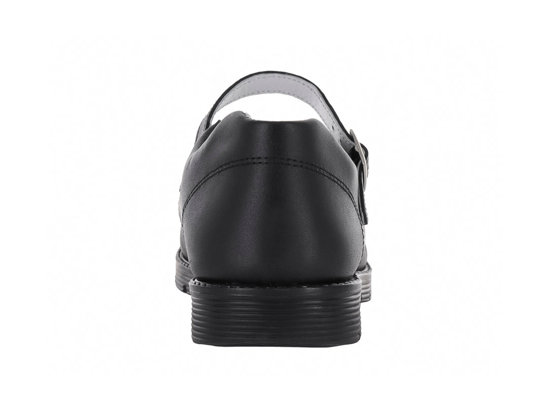 Zapato escolar negro estilo Mary Jane con correa y hebilla plateada.