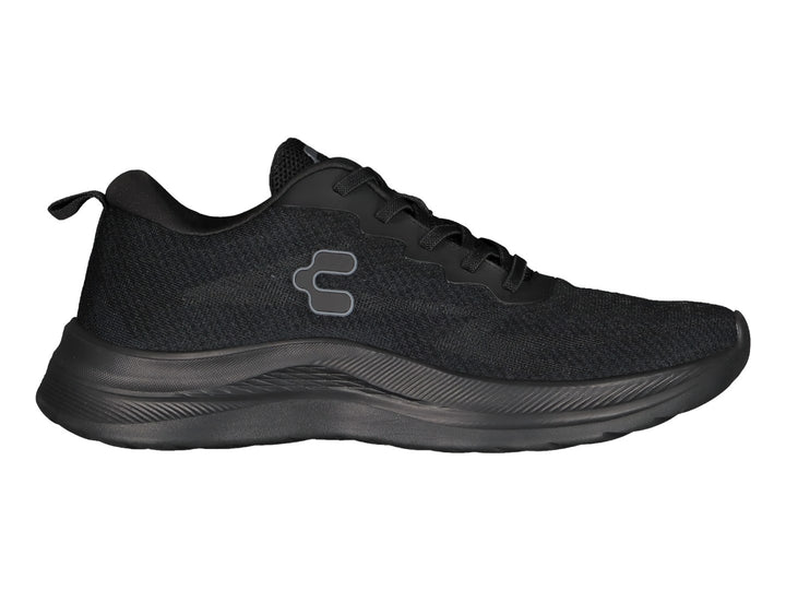 Tenis deportivos Charly en color negro total con suela ergonómica y parte superior de malla transpirable.