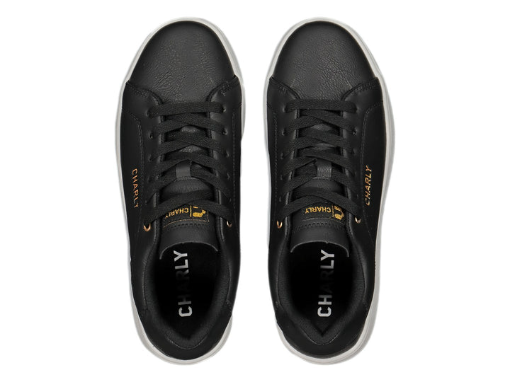Tenis deportivos Charly en color negro con suela blanca y detalles dorados.