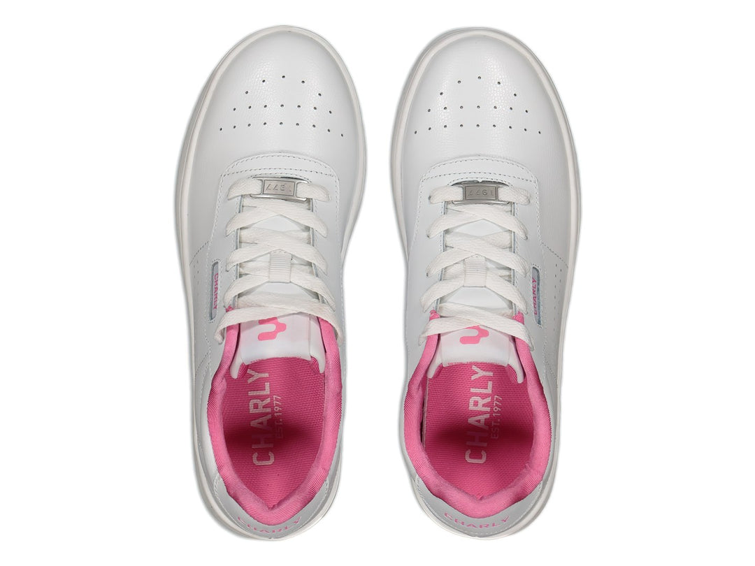 Tenis deportivos Charly color blanco con detalles en rosa y suela blanca.