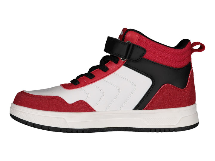 Tenis deportivos de bota marca Charly en colores blanco, rojo y negro con correa de ajuste en el tobillo.