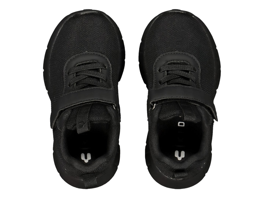 Tenis deportivos Charly color negro con correa y agujetas para niño.