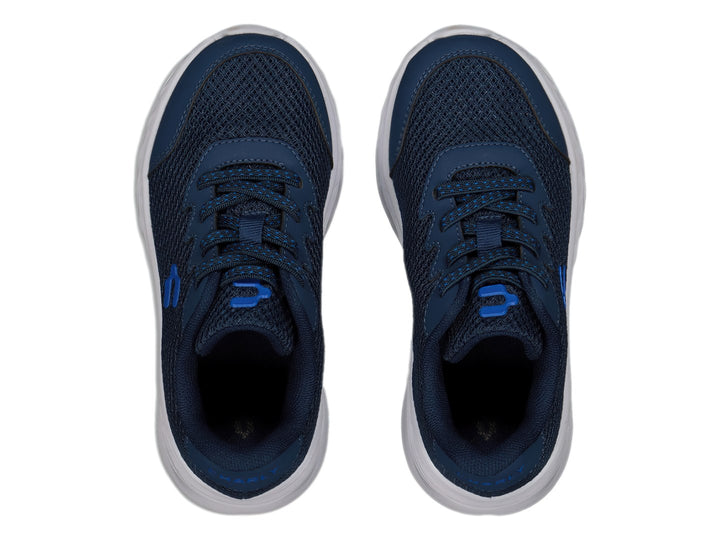 Tenis deportivos Charly en color azul marino con suela blanca y detalles en azul brillante.
