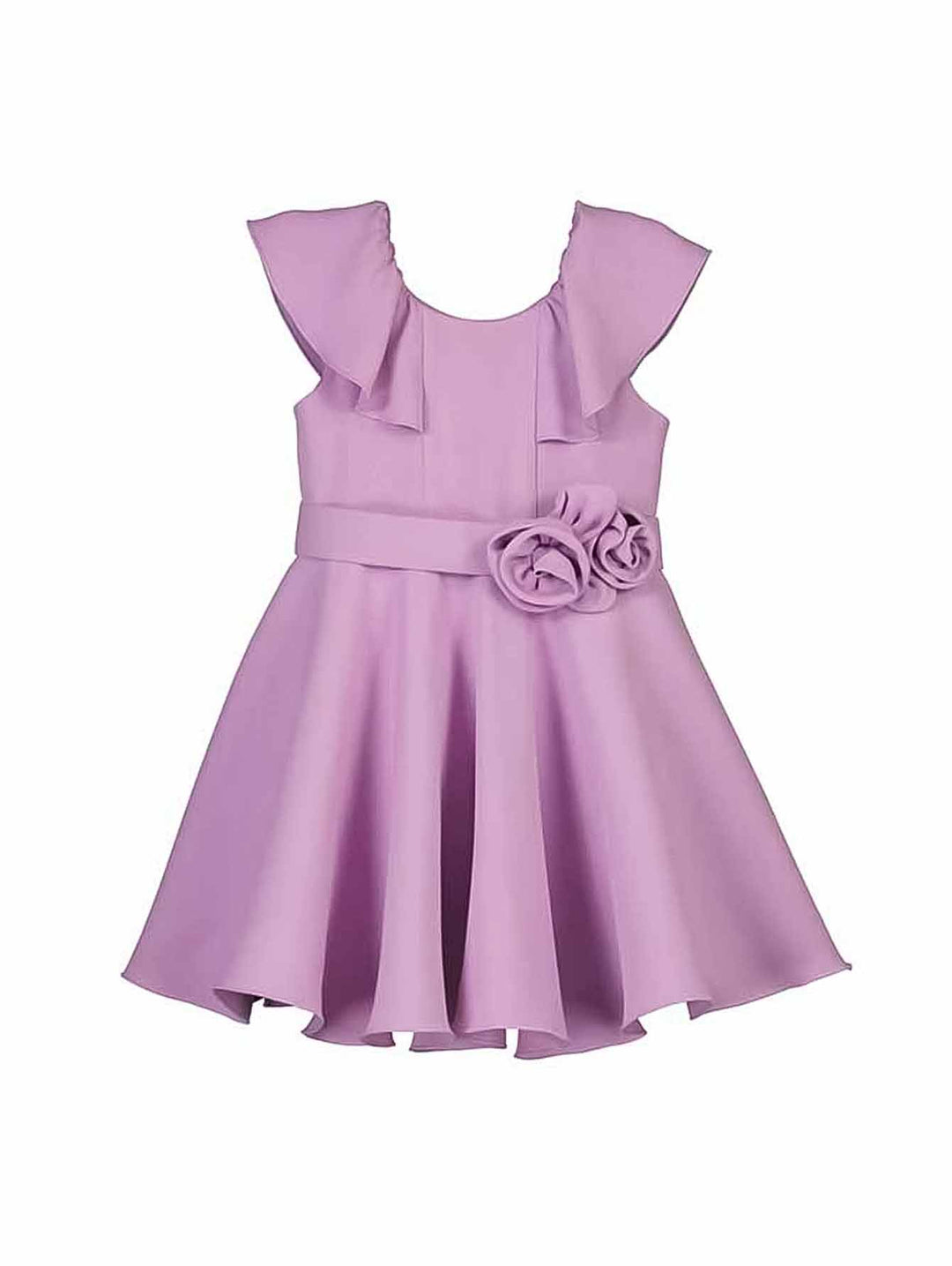Vestido color malva para niña con volantes en los hombros y detalles de flores en la cintura.