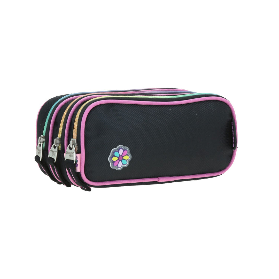 Lapicera negra de tela con cuatro compartimentos y detalles en colores rosa, amarillo y azul.