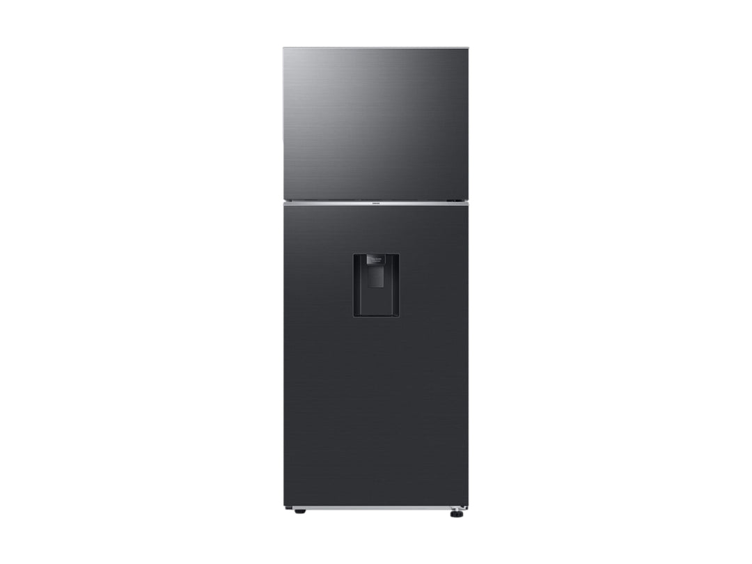 Refrigerador Samsung negro con dispensador de agua frontal y congelador superior.