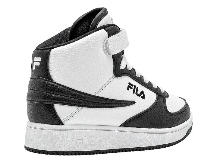 Tenis FILA de bota alta en colores blanco y negro con correa de velcro y suela blanca.