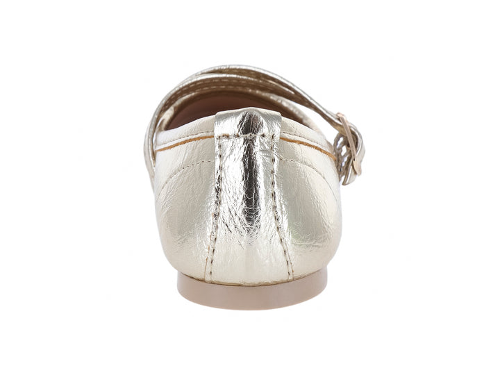 Zapato plano color oro metálico para niña con doble correa y hebillas decorativas.