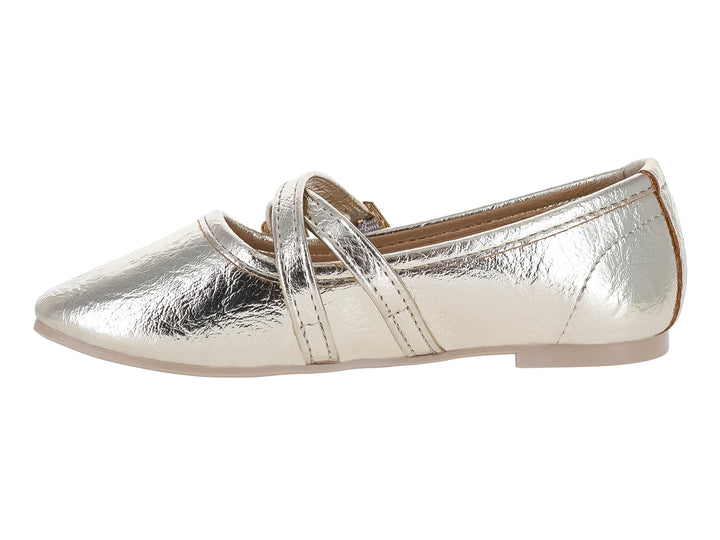 Zapato plano color oro metálico para niña con doble correa y hebillas decorativas.