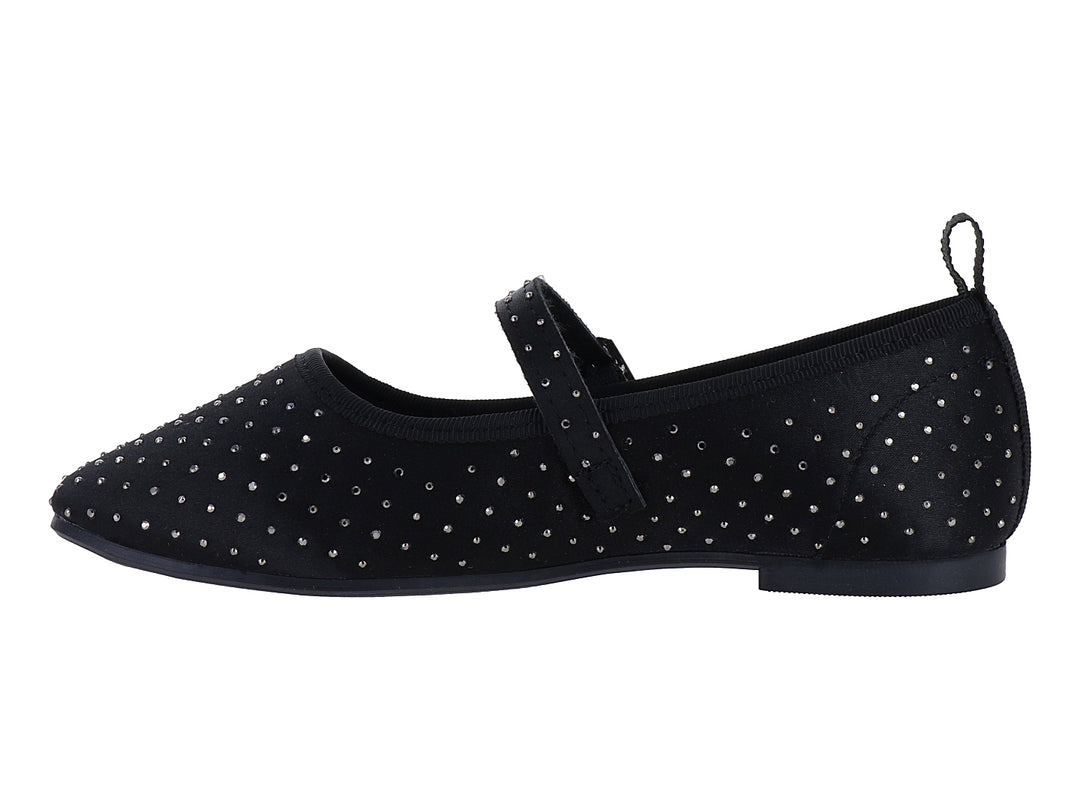 Zapato plano negro con detalles de brillantes y correa con hebilla plateada.