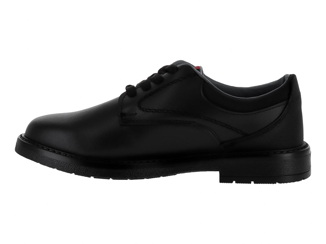 Zapato infantil VAVITO de color negro, estilo formal con cordones y suela resistente.