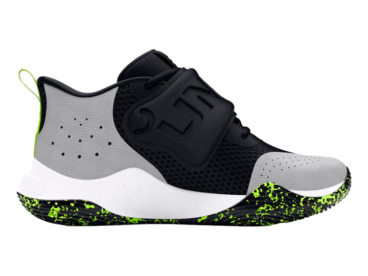Tenis de baloncesto Under Armour en colores negro, gris y blanco con detalles en verde neón y correa ajustable.