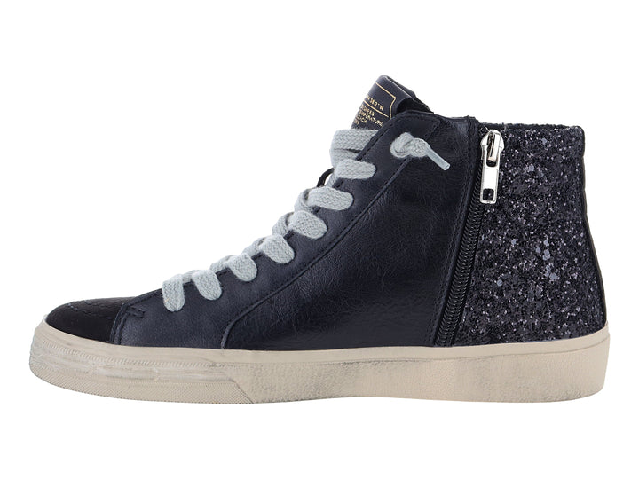 Tenis negros de bota alta con detalles de glitter, estoperoles plateados y suela blanca.