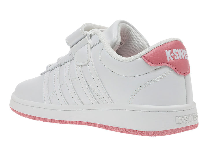 Tenis K-Swiss blancos con detalles en coral, cierre de correa y agujetas para niña.