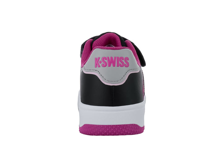 Tenis deportivos K-Swiss infantiles en colores blanco, negro y fucsia con correa de velcro y agujetas.