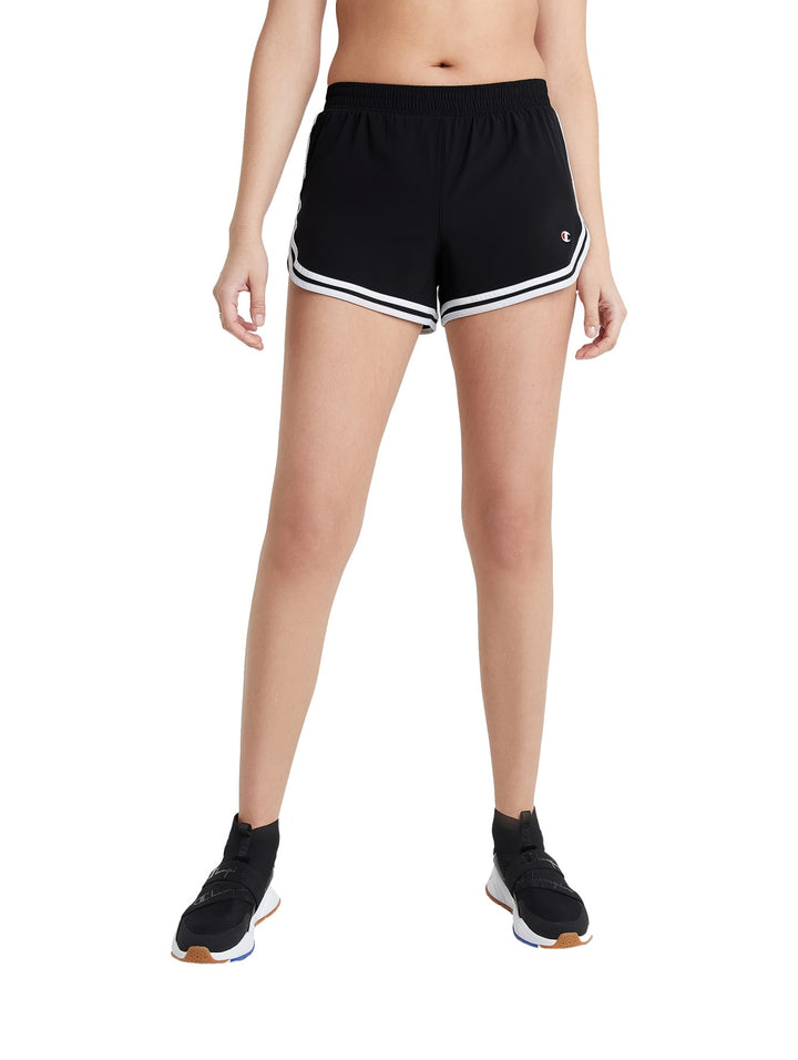 Shorts deportivos Champion color negro con detalles de franjas blancas en el borde inferior.