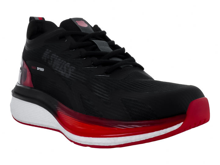 Tenis deportivos K-Swiss color negro con suela blanca y detalles en rojo.