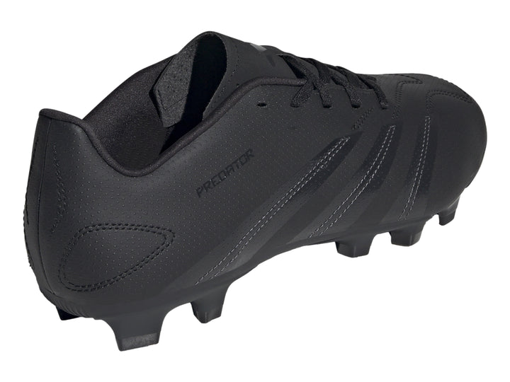 Zapato de fútbol Adidas Predator Club FXG en color negro con detalles en gris y tacos para pasto.