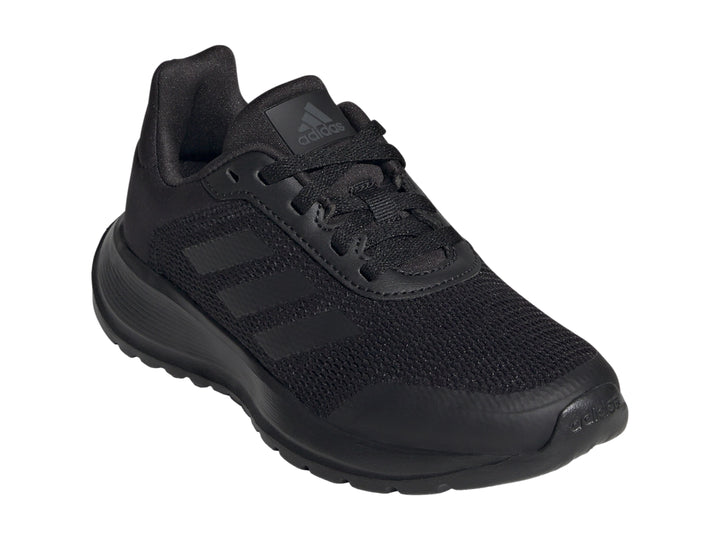 Tenis deportivos Adidas Tensaur Run 2.0 en color negro con suela a juego.